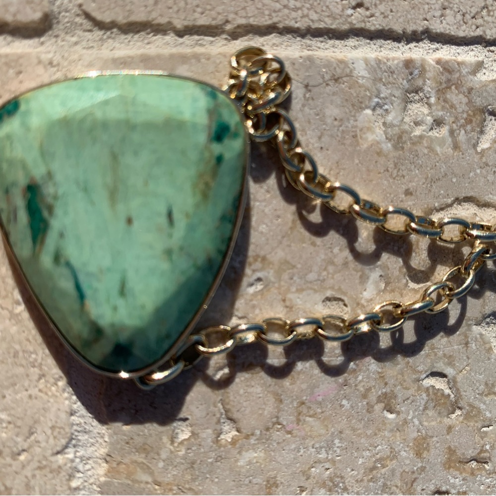 GORGEOUS sea green stone necklace. Bought NWT and never wore! Brand new! - Picture 3 of 5